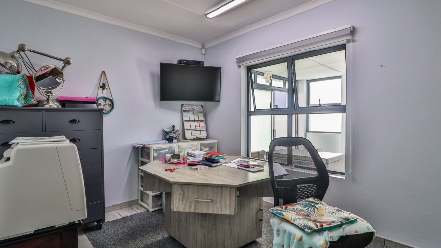 3 Bedroom Property for Sale in Golden Mile Western Cape